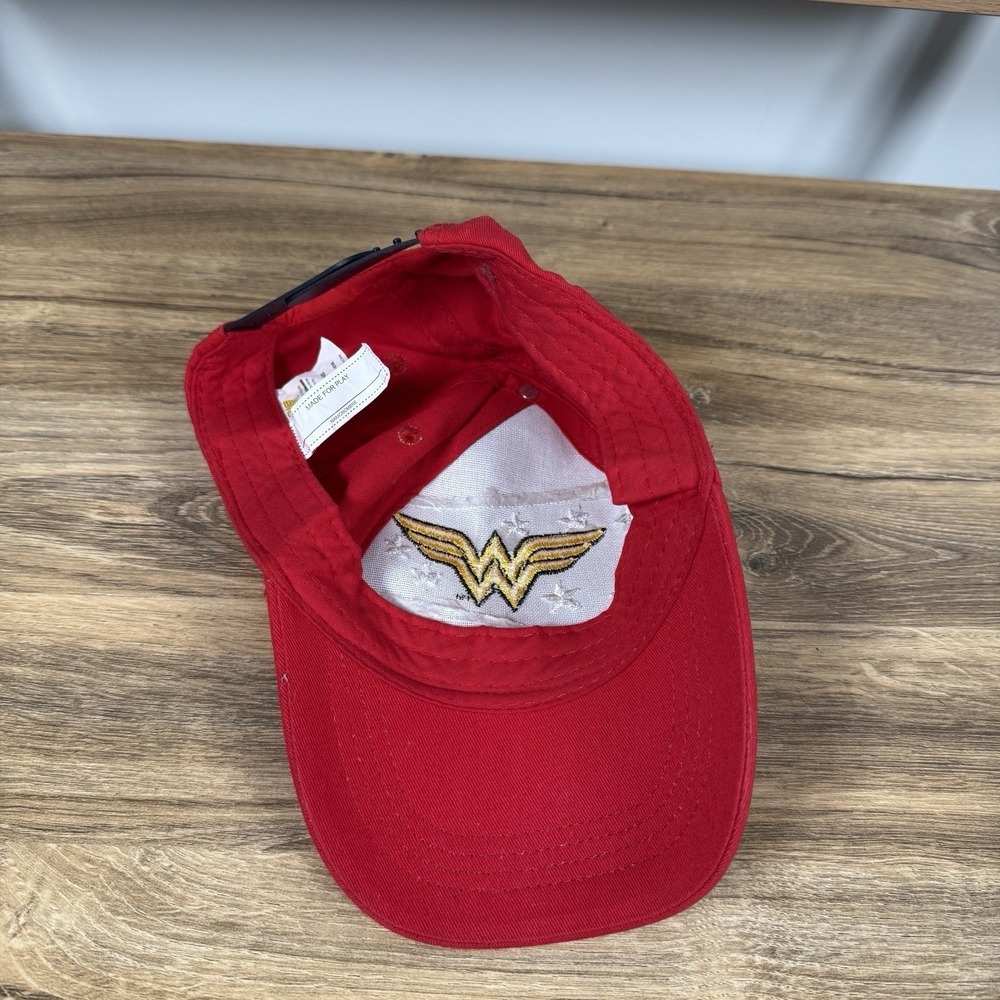Youth Wonder Woman Adjustable Hat Logo Red One Size - Picture 4 of 5